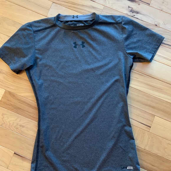 Under Armour boys athletic shirt - Picture 3 of 3